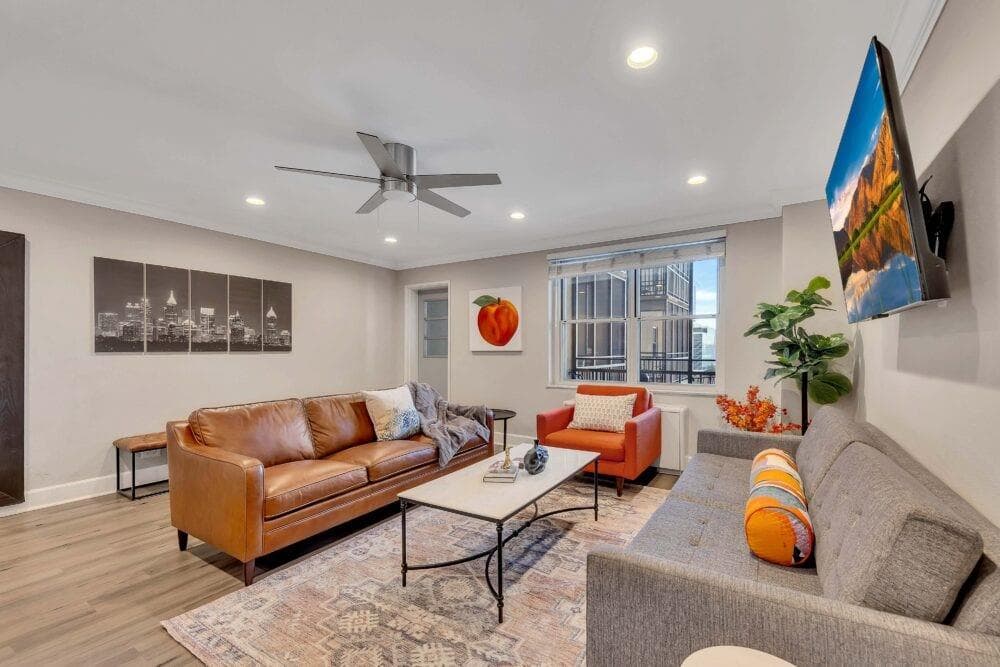300 Peachtree Street 6H, Atlanta, GA 30308 — most recent listing photo