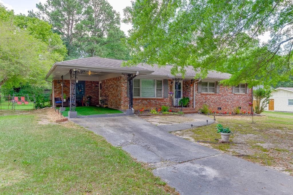 3 bedroom, 2 bathroom, 1,134 sq ft single family residence sold at 338 Crane Drive, Lawrenceville, GA 30046