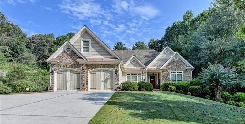 6 bedroom, 4 bathroom single family residence sold at 607 Richmond Place, Loganville, GA 30052