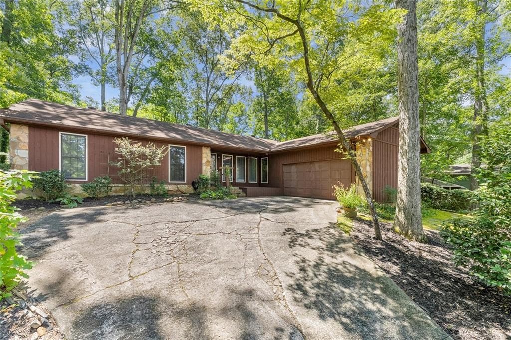 3 bedroom, 2 bathroom, 1,545 sq ft single family residence sold at 3440 Creek Hollow Drive, Marietta, GA 30062