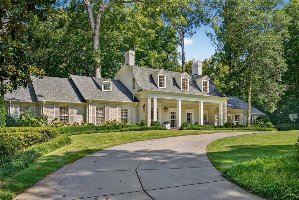 5 bedroom, 6 bathroom, 6,254 sq ft single family residence sold at 3673 Castlegate Drive, Atlanta, GA 30327