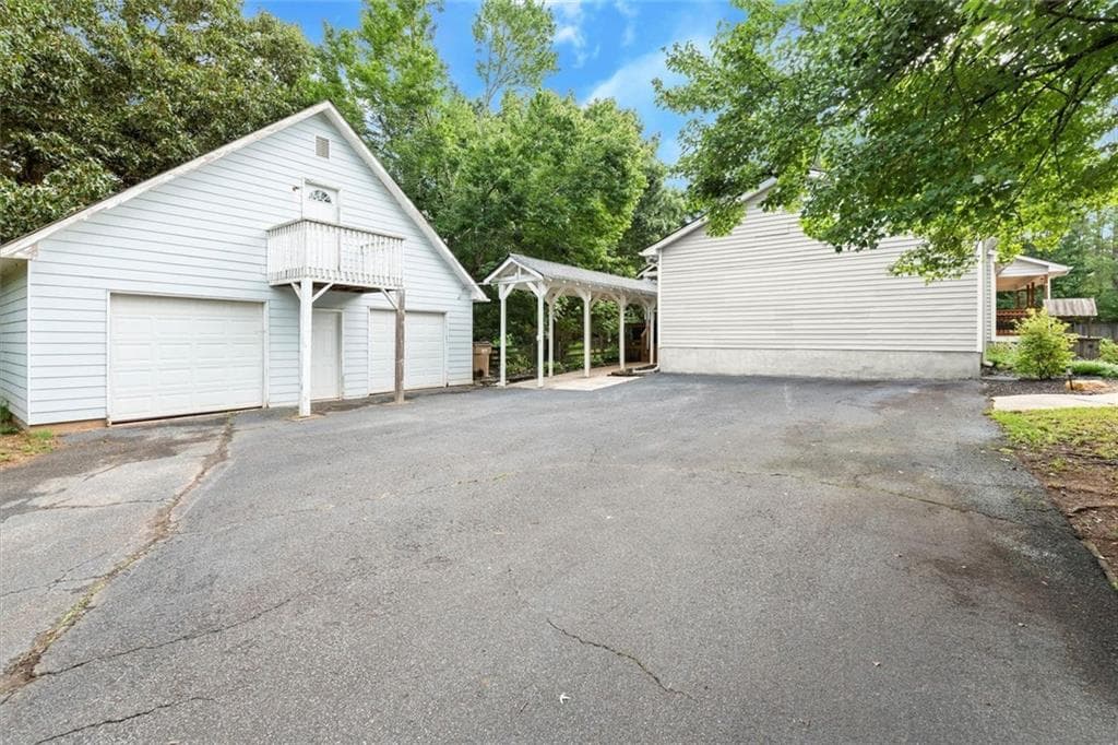 3 bedroom, 3 bathroom, 2,152 sq ft single family residence sold at 6288 Hawkins Drive, Cumming, GA 30028