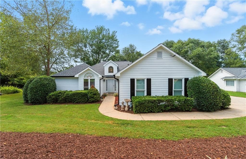3 bedroom, 2 bathroom, 1,590 sq ft single family residence sold at 4057 Longford Drive, Marietta, GA 30066