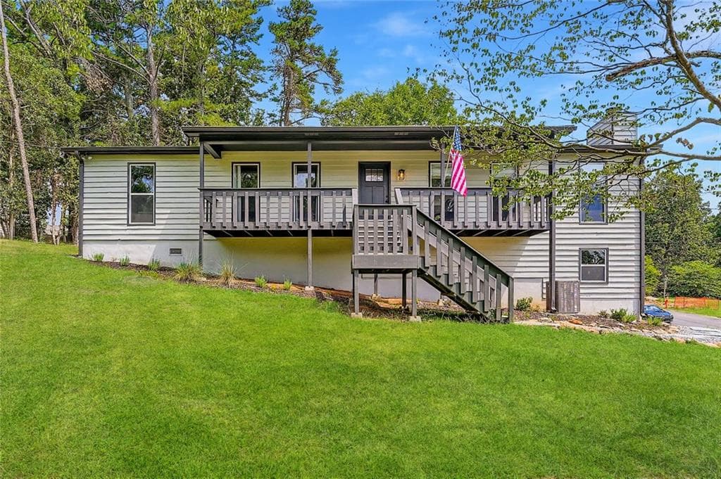 3 bedroom, 2 bathroom, 1,560 sq ft single family residence sold at 127 Riverlake Drive, Woodstock, GA 30188
