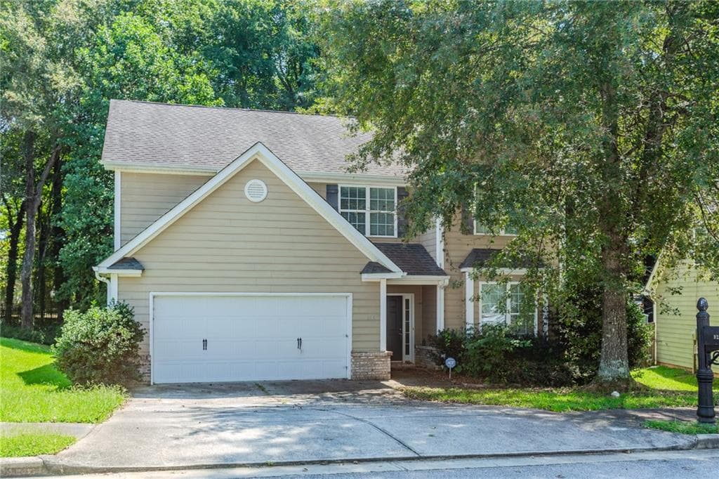3 bedroom, 3 bathroom, 2,284 sq ft single family residence sold at 922 Lakeside Court, Loganville, GA 30052