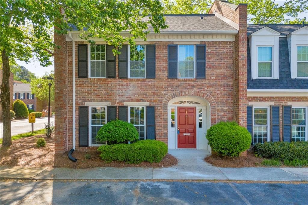 3 bedroom, 3 bathroom, 1,560 sq ft townhouse sold at 1 N Boundary Place, Atlanta, GA 30318