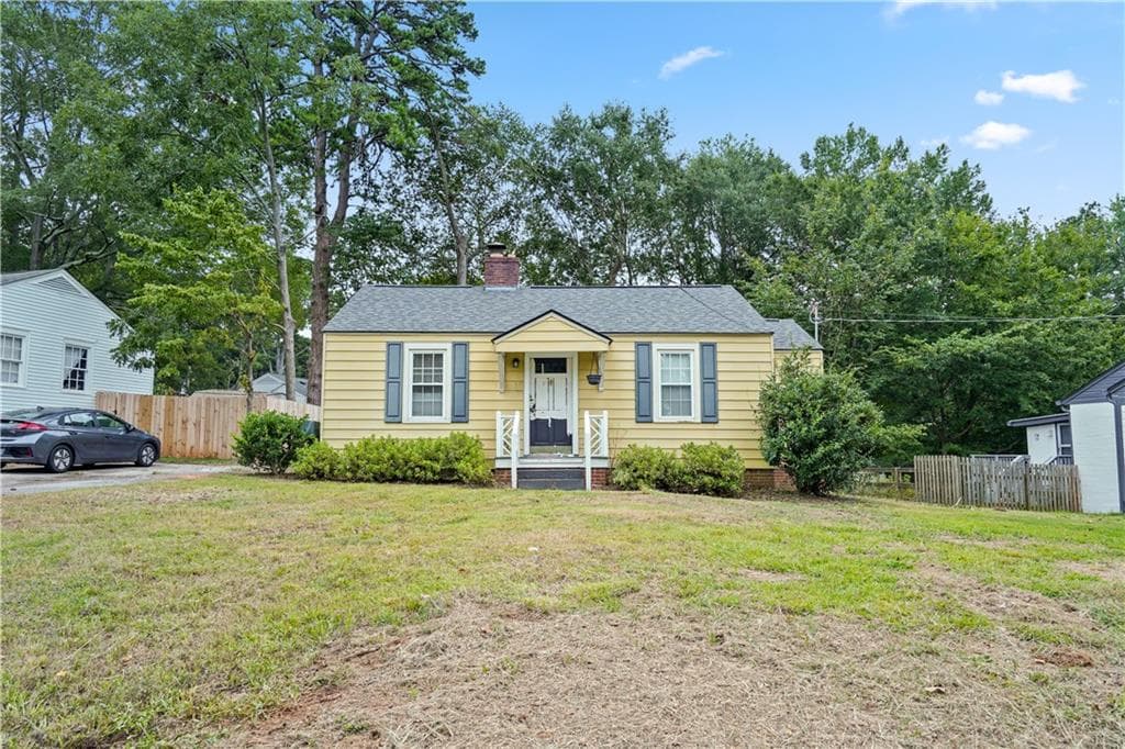2 bedroom, 1 bathroom, 840 sq ft single family residence sold at 103 Parkview Drive, Marietta, GA 30060