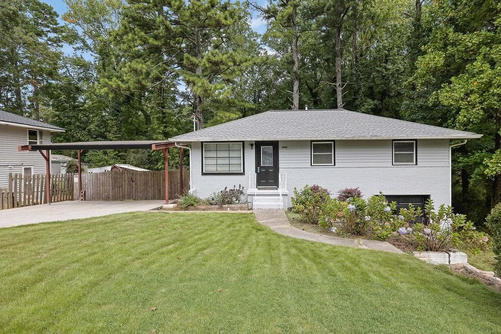 3 bedroom, 1 bathroom, 1,335 sq ft single family residence sold at 2372 Woodland Drive, Kennesaw, GA 30152