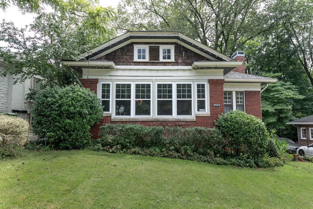3 bedroom, 2 bathroom, 1,985 sq ft single family residence sold at 859 Virginia Circle, Atlanta, GA 30306