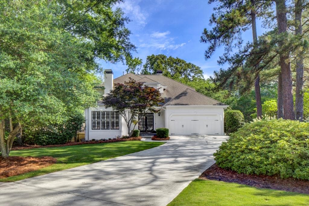 4 bedroom, 4 bathroom, 4,000 sq ft single family residence for sale at 2059 Howell Mill Road, Atlanta, GA 30318