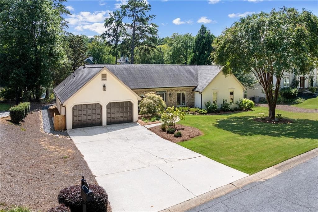 4 bedroom, 3 bathroom, 2,820 sq ft single family residence sold at 4014 Penhurst Drive, Marietta, GA 30062