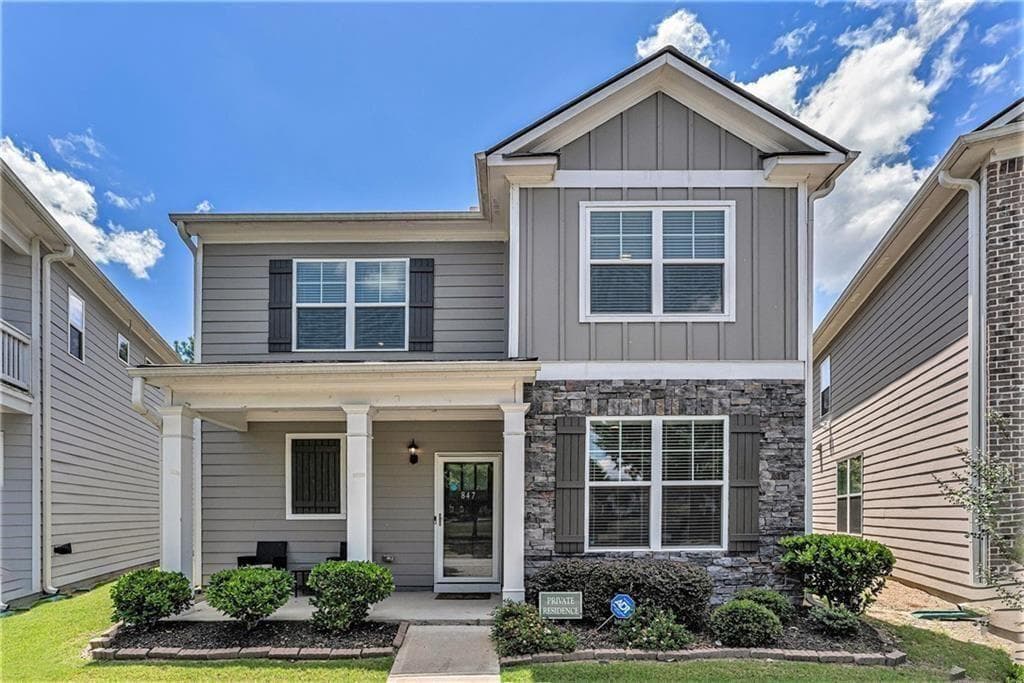 3 bedroom, 3 bathroom, 2,100 sq ft single family residence sold at 847 Venture Way, Atlanta, GA 30331