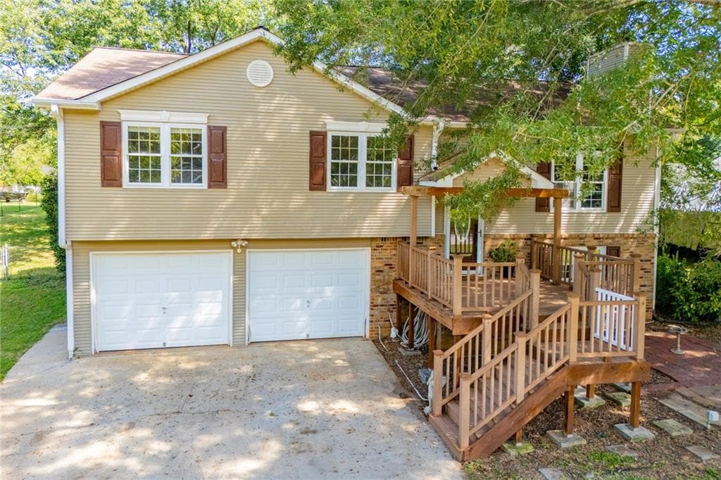 5 bedroom, 3 bathroom, 2,601 sq ft single family residence sold at 120 Pat Drive, Powder Springs, GA 30127