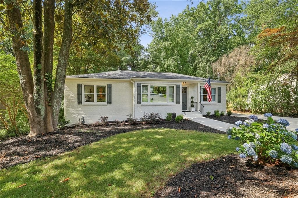 3 bedroom, 2 bathroom, 1,616 sq ft single family residence sold at 1600 Belle Isle Circle, Atlanta, GA 30329