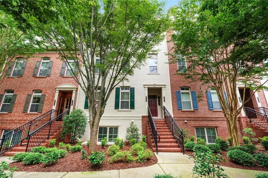 2 bedroom, 2 bathroom, 1,423 sq ft condominium sold at 869 Perennial Drive 107, Atlanta, GA 30328