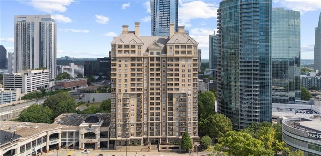 2 bedroom, 2 bathroom, 1,804 sq ft condominium sold at 3334 Peachtree Road 608, Atlanta, GA 30326