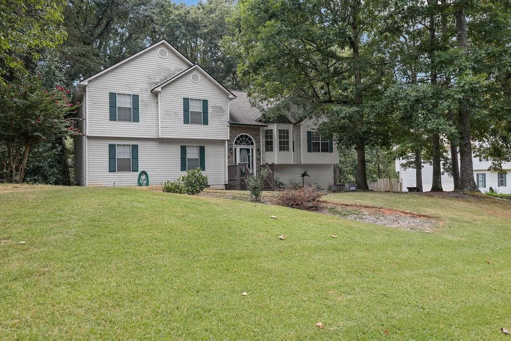 4 bedroom, 3 bathroom, 2,437 sq ft single family residence sold at 305 Windstone Trace, Canton, GA 30114