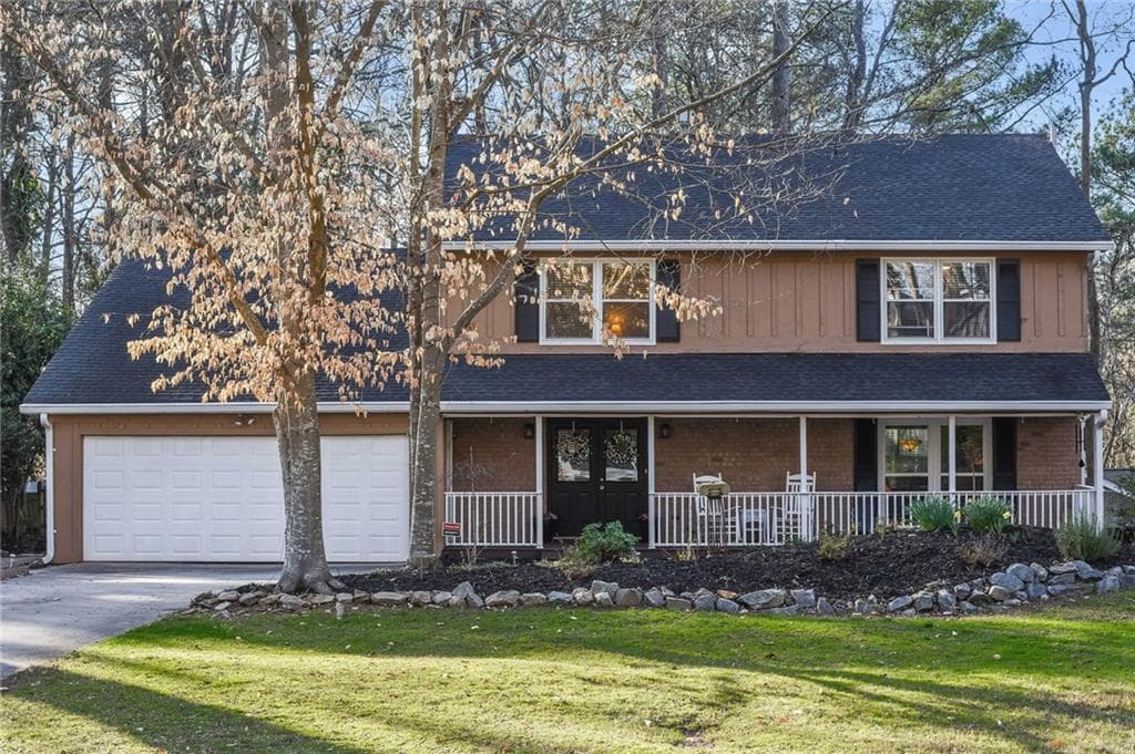 5 bedroom, 2,548 sq ft single family residence sold at 55 Martin Point Court, Roswell, GA 30076