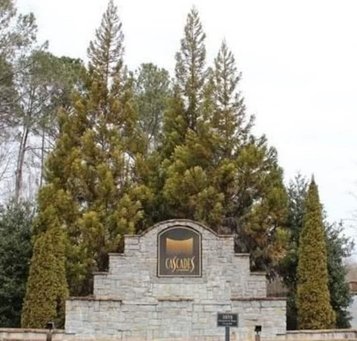 2 bedroom, 3 bathroom, 1,542 sq ft townhouse sold at 743 Crestwell Circle, Atlanta, GA 30331