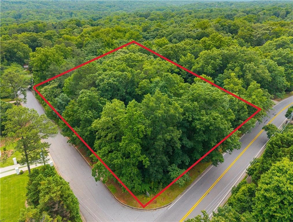 3 bedroom, 3 bathroom, 2,528 sq ft single family residence sold at 5680 Whitner Drive, Atlanta, GA 30327