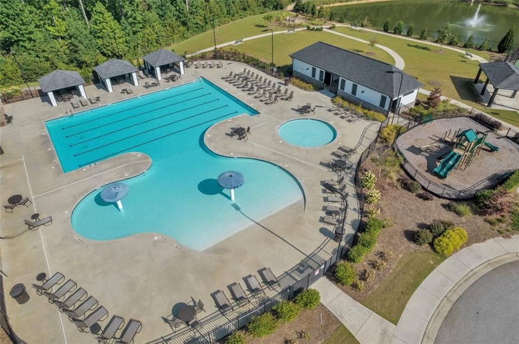 5 bedroom, 3 bathroom, 2,562 sq ft single family residence sold at 2942 HAWTHORN FARM Boulevard, Loganville, GA 30052