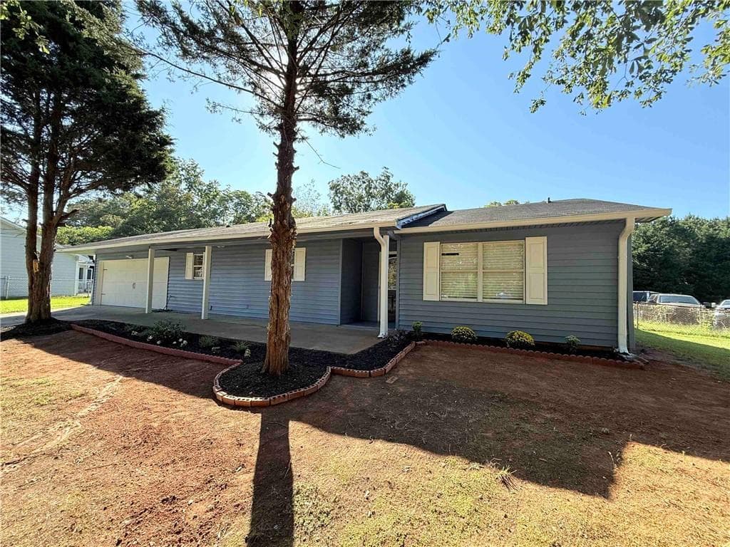 4 bedroom, 3 bathroom, 1,588 sq ft single family residence sold at 2433 Robin Ridge Drive, Dacula, GA 30019