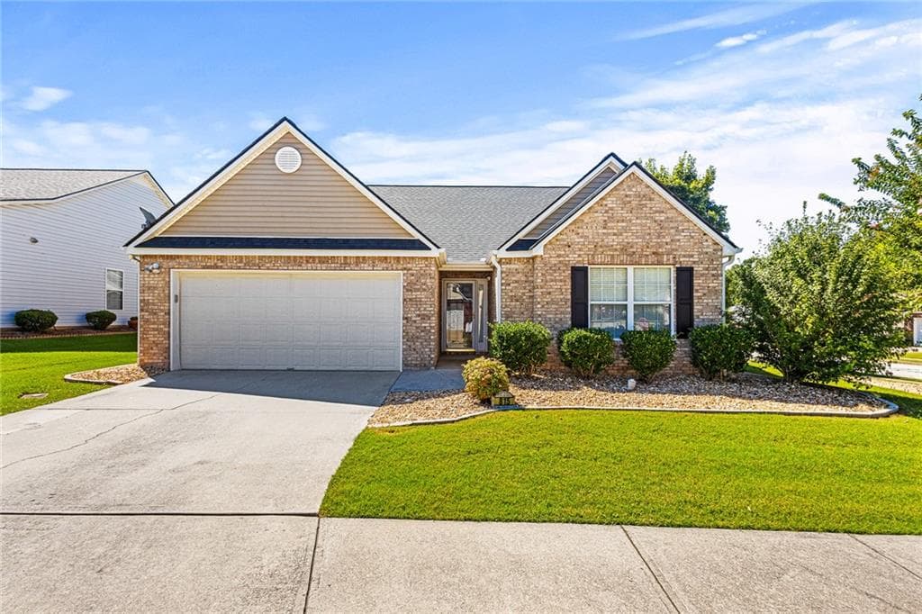 3 bedroom, 2 bathroom, 1,563 sq ft single family residence sold at 815 Village Place, Loganville, GA 30052