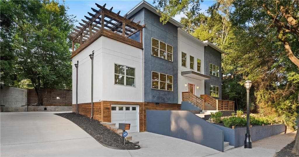 4 bedroom, 3 bathroom, 3,200 sq ft single family residence sold at 1146 Ponce De Leon Avenue, Atlanta, GA 30306