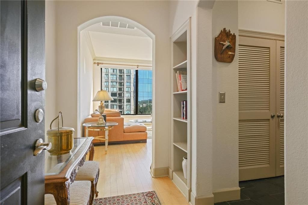 2 bedroom, 2 bathroom, 1,363 sq ft condominium sold at 3445 Stratford Road 1207, Atlanta, GA 30326