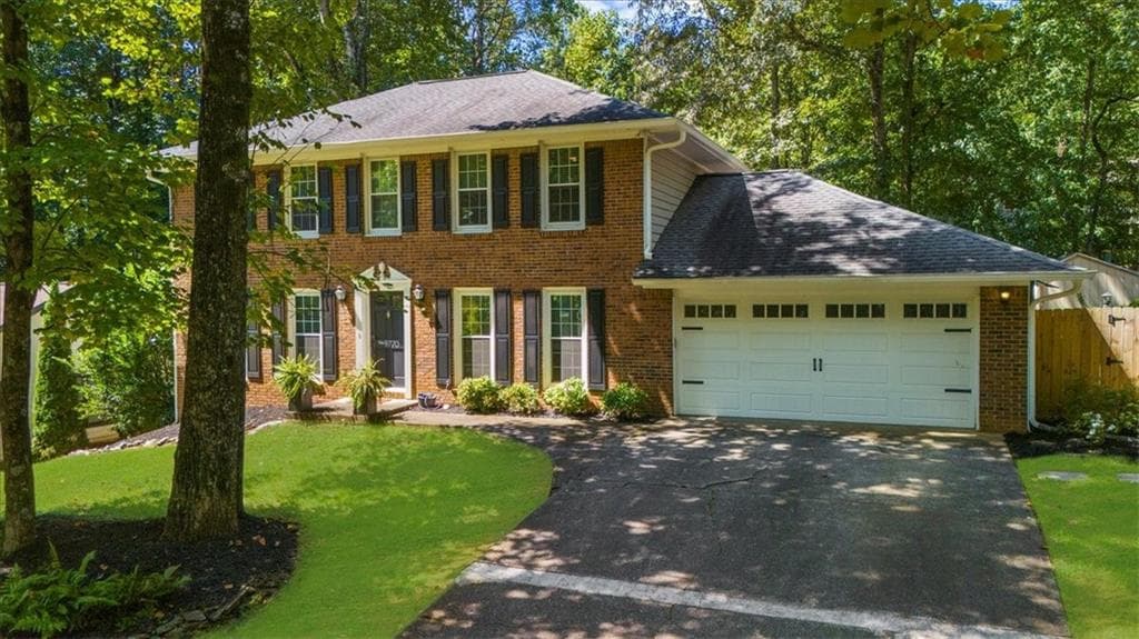 3 bedroom, 3 bathroom, 1,914 sq ft single family residence sold at 9770 Lake Forest Way, Roswell, GA 30076