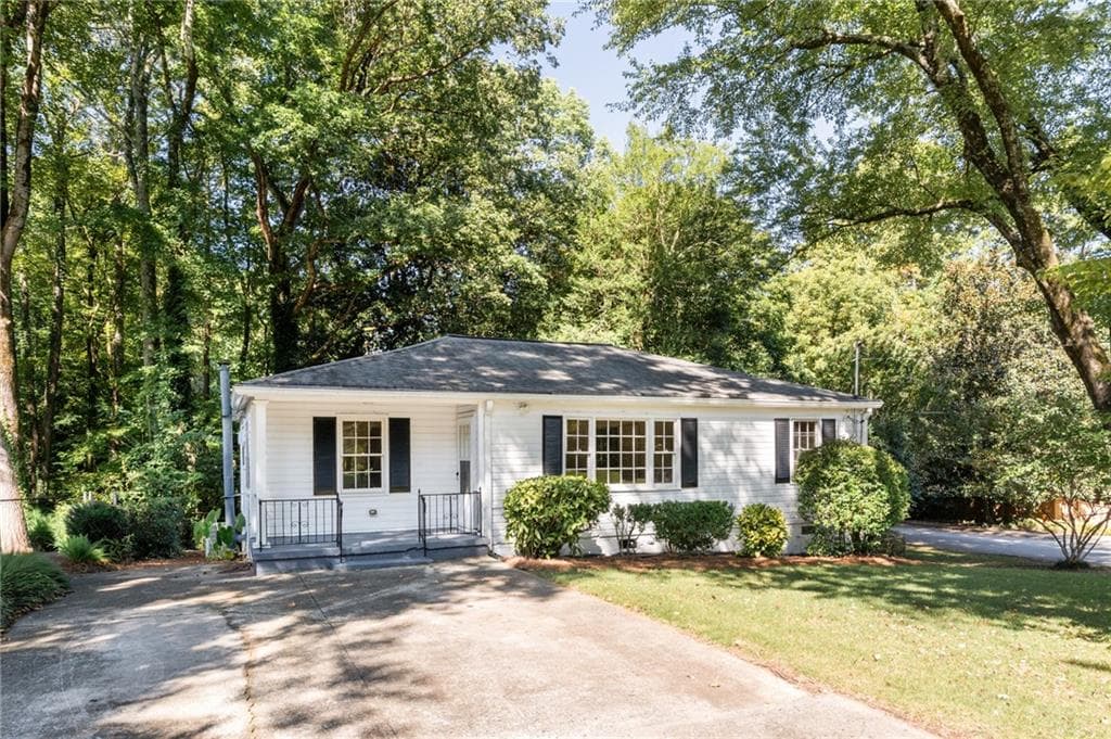3 bedroom, 2 bathroom, 1,212 sq ft single family residence sold at 1636 Beacon Hill Boulevard, Atlanta, GA 30329