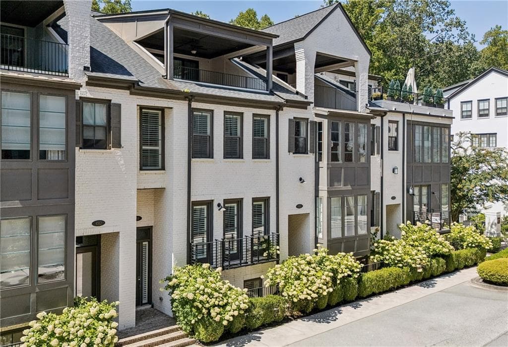 4 bedroom, 5 bathroom, 3,920 sq ft townhouse sold at 4514 Collins Avenue, Atlanta, GA 30342