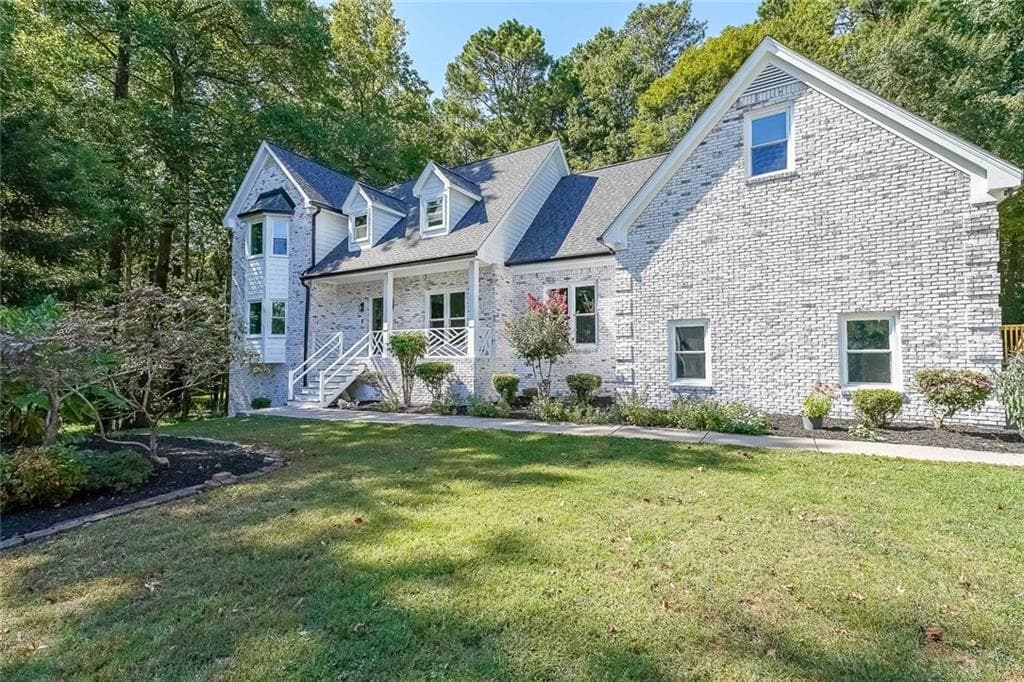6 bedroom, 4 bathroom, 4,668 sq ft single family residence sold at 3298 Sundown Court, Marietta, GA 30064