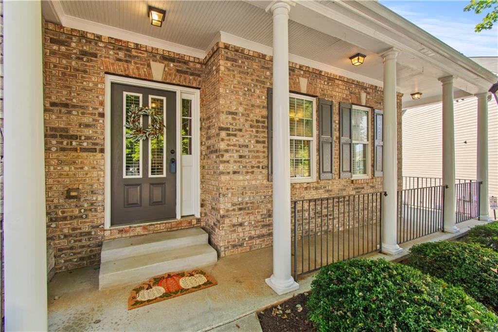3 bedroom, 3 bathroom, 1,784 sq ft townhouse sold at 811 Ash Street, Canton, GA 30114