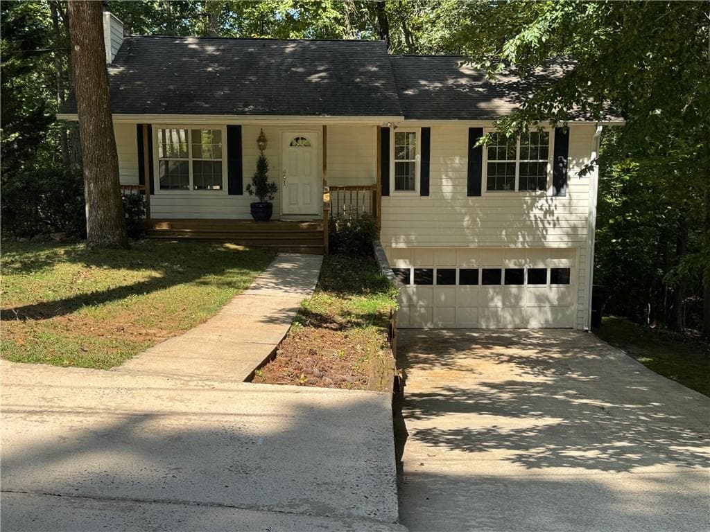 2 bedroom, 2 bathroom, 1,000 sq ft single family residence sold at 2610 Fleetwood Drive, Cumming, GA 30041