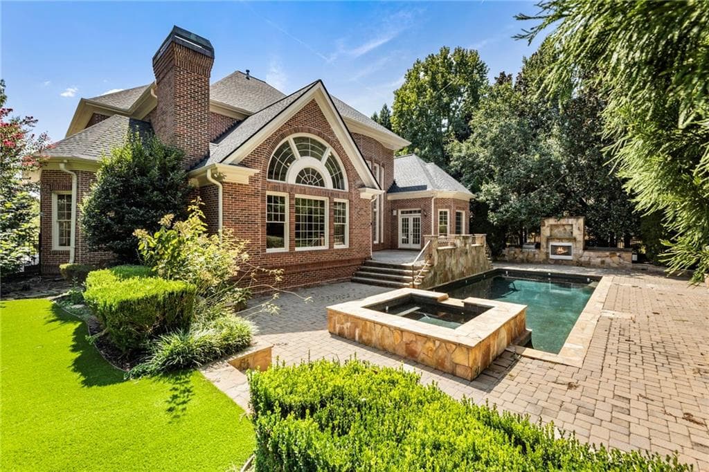 6 bedroom, 6 bathroom, 4,577 sq ft single family residence sold at 1017 Cherbury Lane, Alpharetta, GA 30022