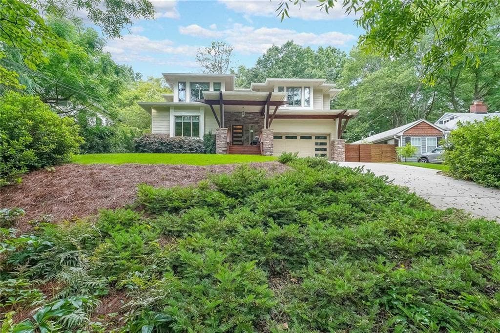 5 bedroom, 5 bathroom, 3,710 sq ft single family residence sold at 1267 Thomas Road, Decatur, GA 30030