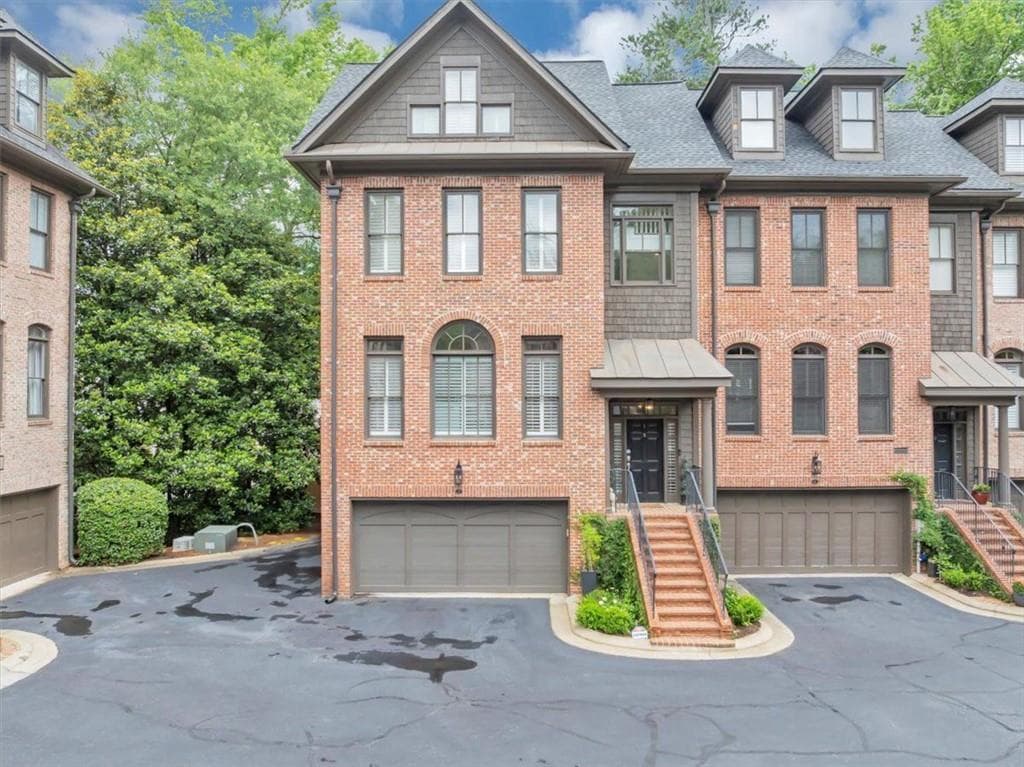 4 bedroom, 5 bathroom, 4,100 sq ft townhouse sold at 4222 Rickenbacker, Atlanta, GA 30342