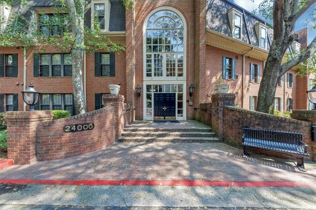 2 bedroom, 2 bathroom, 1,224 sq ft condominium sold at 24218 Plantation Drive 218, Atlanta, GA 30324