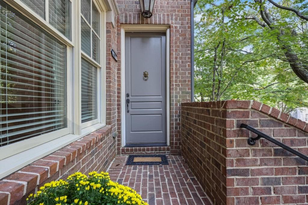 3 bedroom, 4 bathroom, 2,692 sq ft townhouse sold at 6087 City Walk Lane, Atlanta, GA 30328