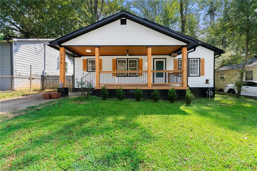 2 bedroom, 2 bathroom, 999 sq ft single family residence sold at 254 Maple Street, Atlanta, GA 30354