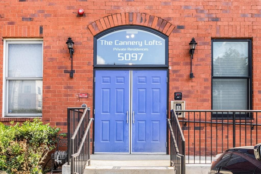 2 bedroom, 2 bathroom, 1,260 sq ft condominium sold at 5097 Peachtree Road E, Atlanta, GA 30341