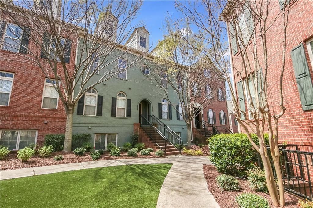 3 bedroom, 3 bathroom, 2,082 sq ft condominium sold at 6415 Paulson Place, Atlanta, GA 30328