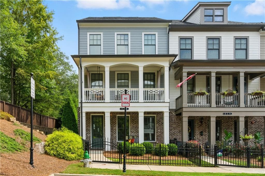 3 bedroom, 3 bathroom, 2,092 sq ft townhouse sold at 218 Bluestone Drive, Woodstock, GA 30188
