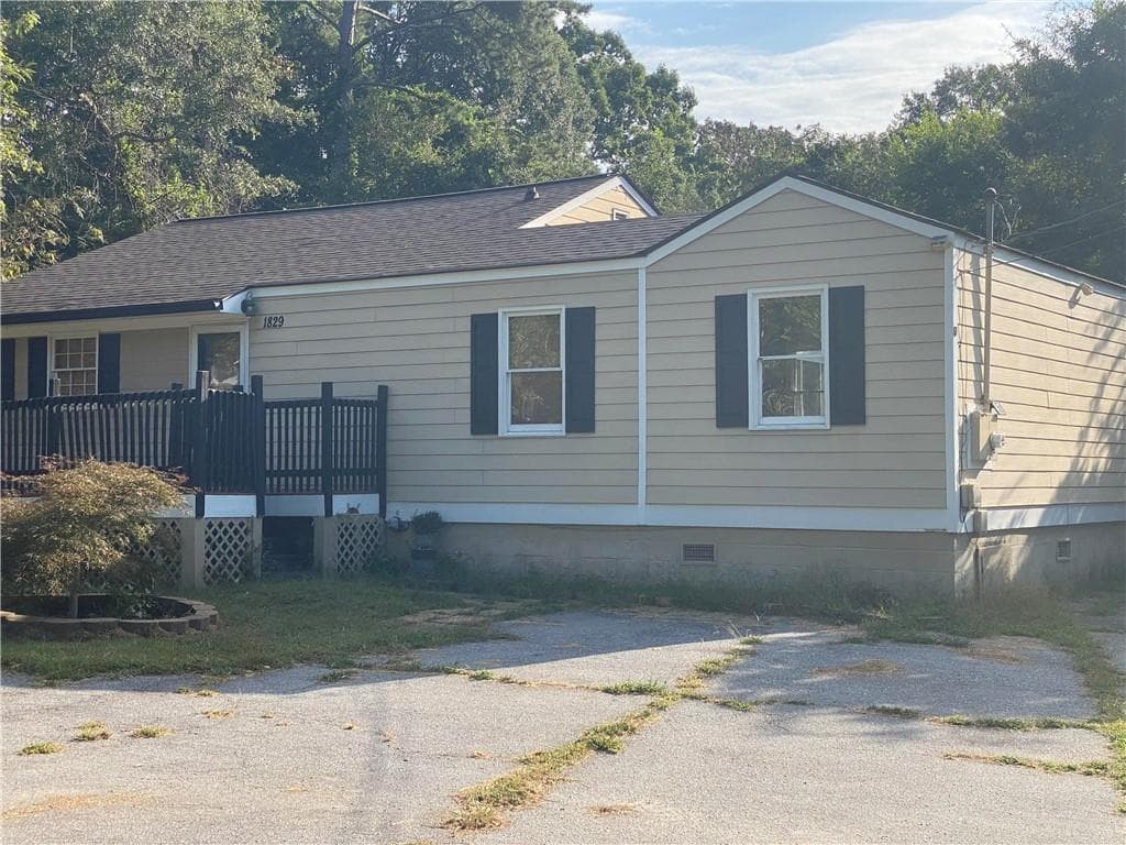 2 bedroom, 1 bathroom, 1,316 sq ft single family residence sold at 1829 Olive Springs Road, Marietta, GA 30060