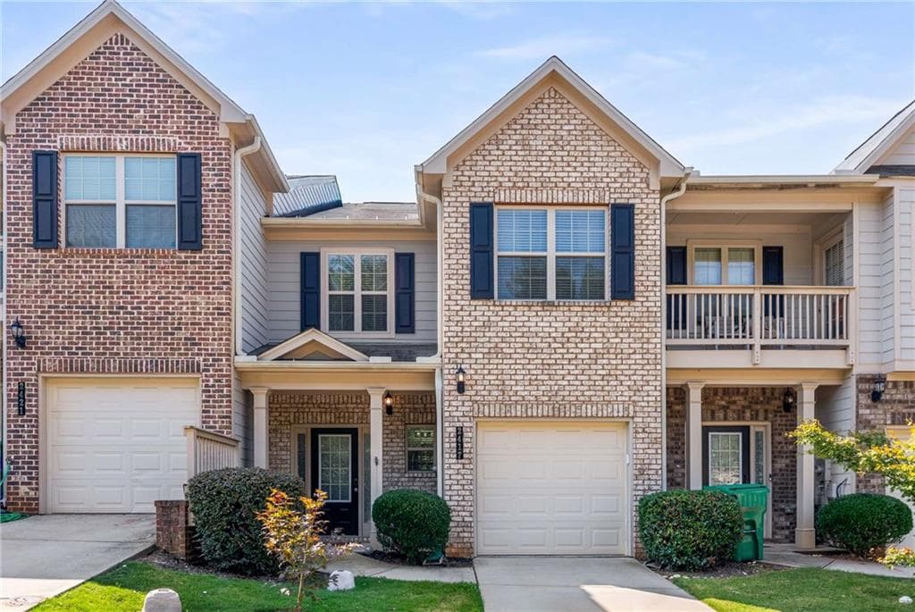 3 bedroom, 3 bathroom, 1,524 sq ft townhouse sold at 2417 Castle Keep Way, Atlanta, GA 30316