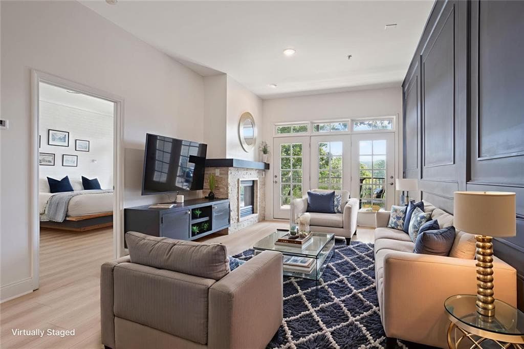 512 Creek View Lane, Roswell, GA 30075 — most recent listing photo