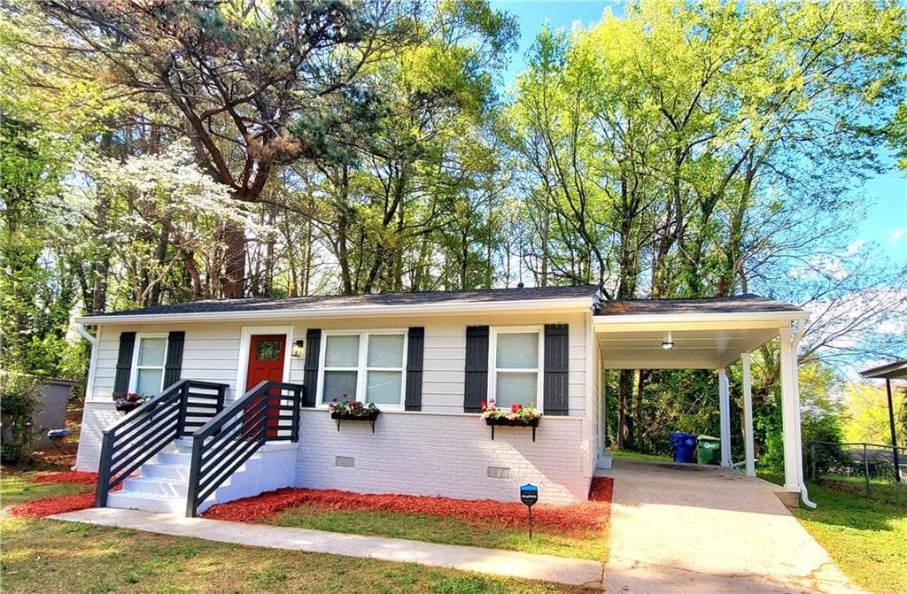 4 bedroom, 2 bathroom, 1,410 sq ft single family residence sold at 2825 Mango Circle, Atlanta, GA 30318