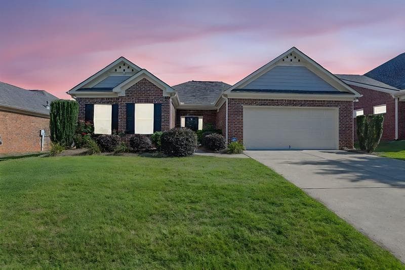 3 bedroom, 2 bathroom, 1,857 sq ft single family residence sold at 1550 Rolling View Drive, Cumming, GA 30040