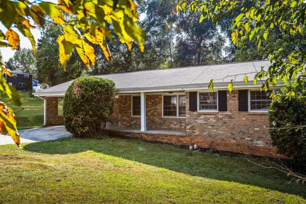 3 bedroom, 2 bathroom, 2,600 sq ft single family residence sold at 3175 Boyce Court, Atlanta, GA 30316